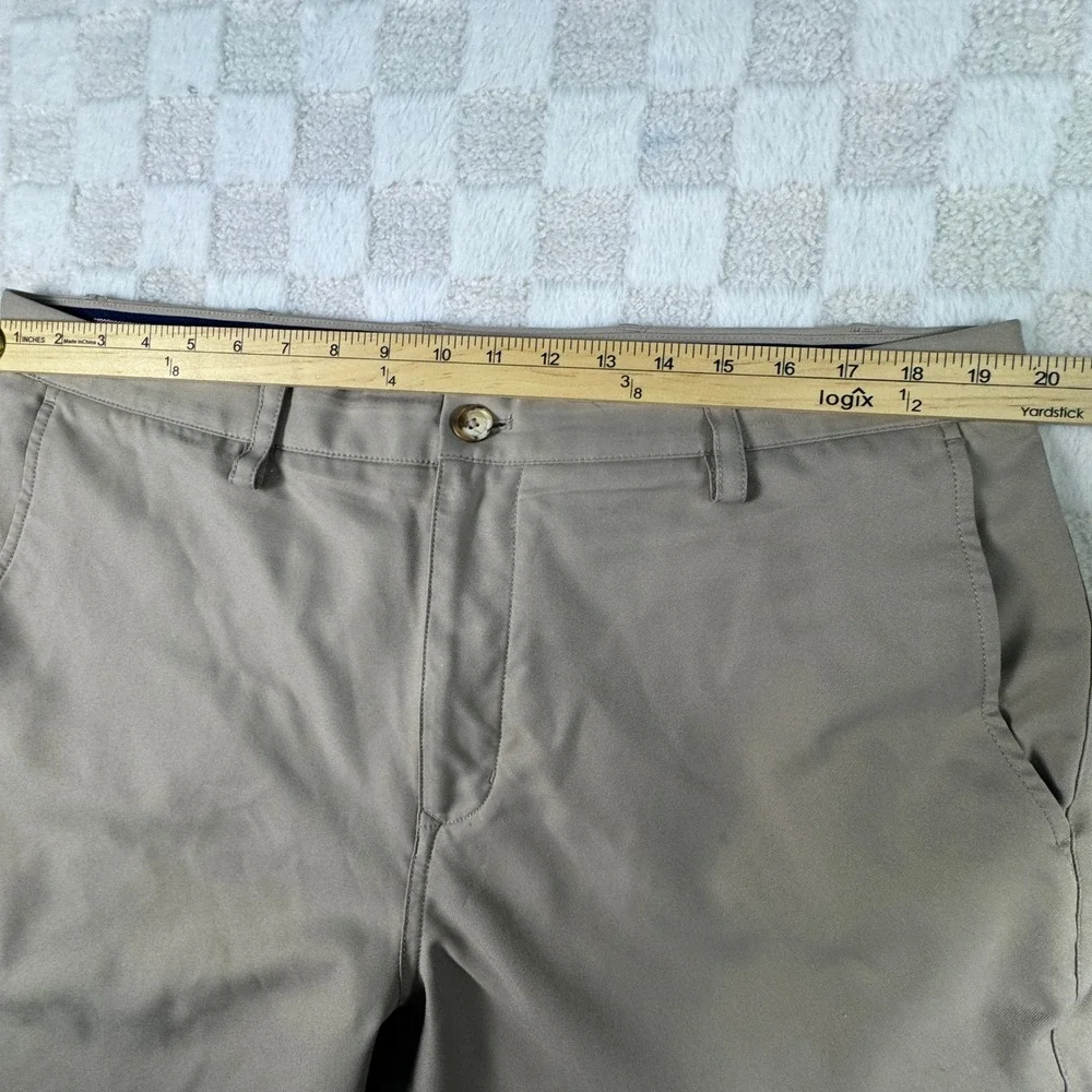 Vineyard Vines Mens Performance Golf Shorts Tan Khaki Flat Front Size 38